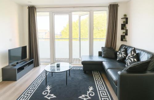 Canning Town Apartment | Cozy 2 bedroom Apartment neat 02, central London