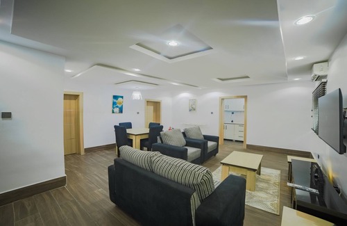Ikeja Apartment | Cozy 2-bedroom apartment in Ikeja with AC, WiFi