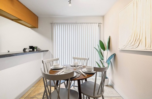 South Manchaca Apartment | Cozy 2-bedroom apartment in peaceful Austin with WiFi, AC