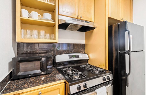 South Manchaca Apartment | Cozy 2-bedroom apartment in peaceful Austin with WiFi, AC