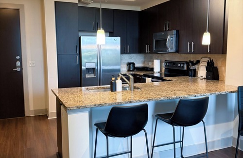 McLean Apartment | Cozy 2-bedroom apartment in charming McLean with AC, WiFi, fitness room