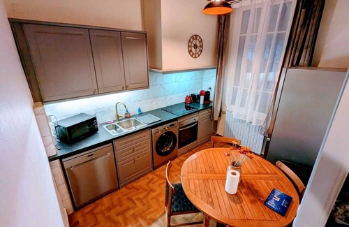 Saint-Sylvestre Apartment | Cozy 2-bedroom apartment with WiFi, AC in brilliant Nice