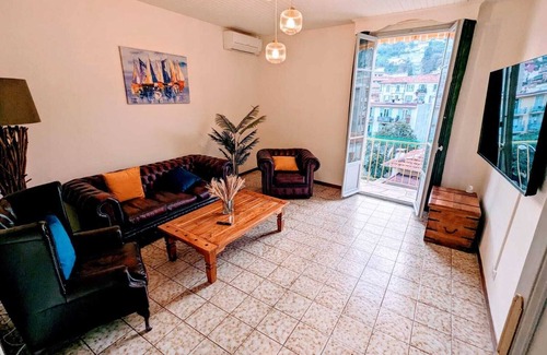 Saint-Sylvestre Apartment | Cozy 2-bedroom apartment with WiFi, AC in brilliant Nice
