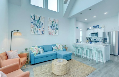 Corpus Christi Condo | Cozy 2-bedroom beach condo in charming Padre Island just steps from the beach