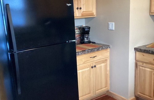 Big Stone City Cabin | Cozy 2-bedroom cabin with WiFi, AC in serene Big Stone City