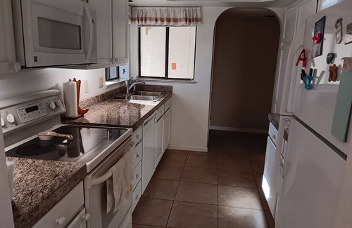Fountain Hills Condo | Cozy 2-bedroom condo in central Fountain Hills with WiFi, AC