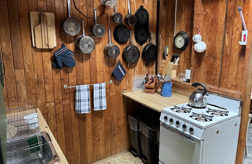 Pointe au Baril Cottage | Cozy 2-bedroom cottage in Pointe au Baril