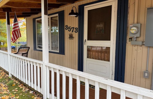 Spruce Cabin | Cozy 2-bedroom cabin in South Shore of Hubbard Lake
