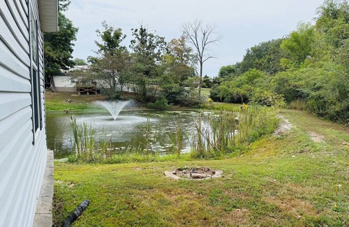Murphysboro Cabin | Cozy 2-bedroom cabin minutes from Kincaid Lake boat ramp
