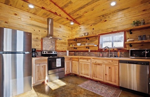 Cotter Cabin | Cozy 2-bedroom cabin in cotter with beautiful river views!