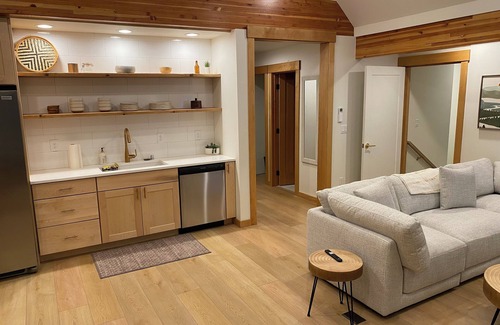 Ronald Cabin | Cozy 2-bedroom cabin in charming Ronald with WiFi, AC