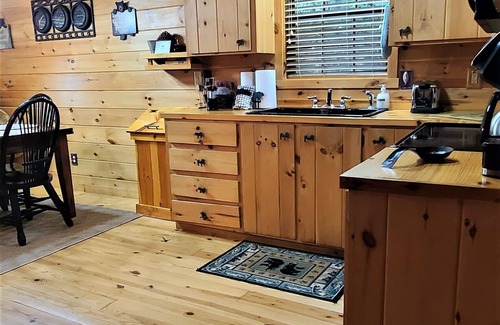 Helen Cabin | Cozy 2-bedroom cabin near Chattahoochee River
