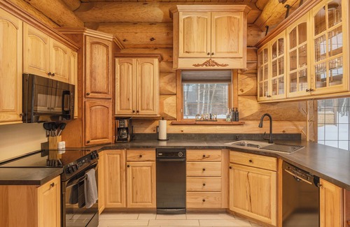 North Pole Cabin | Cozy 2-bedroom CABIN in wonderful North Pole