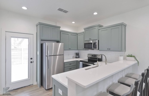 Abilene Condo | Cozy 2-bedroom condo in Abilene with WiFi, AC & Garage