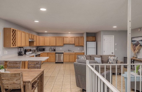 Wasilla Condo | Cozy 2-bedroom condo in charming Wasilla with WiFi