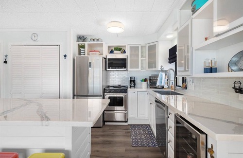 North Ocean City Condo | Cozy 2 Bedroom Condo in Tradewinds Steps from the Beach!