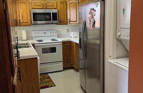 St. George Condo | Cozy 2-bedroom condo with WiFi, pools in charming St. George