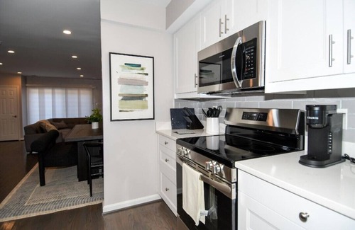 Foxhall Village Condo | Cozy 2-Bedroom Condo in Georgetown, Washington DC