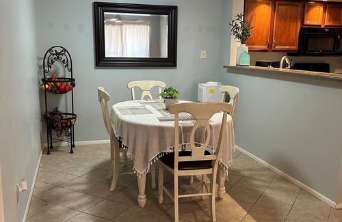 Glendale Condo | Cozy 2-bedroom condo with AC, fitness room, WiFi in enjoyable Glendale