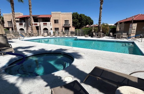 Glendale Condo | Cozy 2-bedroom condo with AC, fitness room, WiFi in enjoyable Glendale