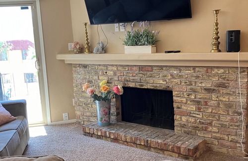 Casas Adobes Condo | Cozy 2-bedroom condo with WiFi, AC, and a community pool in serene Tucson.