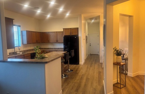 East Mesa Condo | Cozy 2-bedroom condo with fitness room, community pool, and hot tub- Mesa