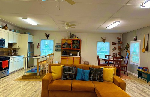 Oxford Other | Cozy 2- bedroom, full bath guest house on working farm, 1 mile to racetrack.