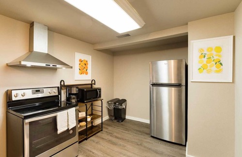 Highline House | Cozy 2 Bedroom Guest Suite - Seattle Launchpad