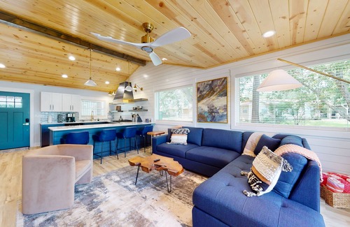 Lake Hamilton House | Cozy 2-bedroom house in welcoming Lake Hamilton with AC