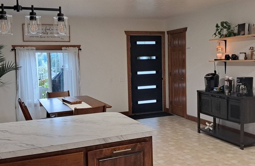 Dundee House | Cozy 2-bedroom home in Winesburg, holmes county ohio