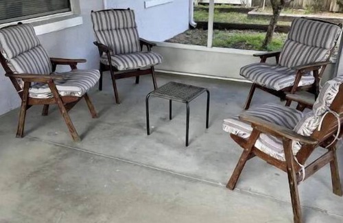 Mount Dora House | Cozy 2-Bedroom Home close to downtown Mount Dora and Renninger's Antique Center