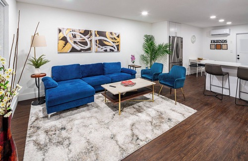 North Miami House | Cozy 2-bedroom house in charming Miami with WiFi, AC