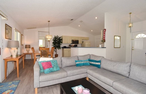 Inverness House | Cozy 2-bedroom house with pool!