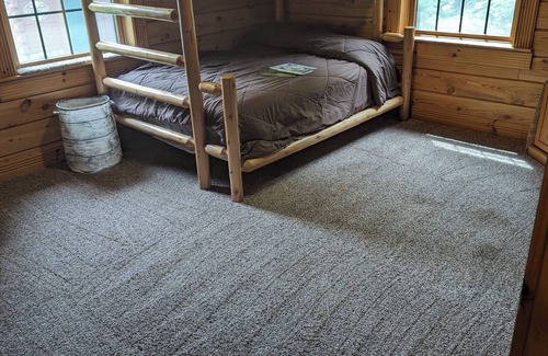 Moorestown Cabin | Cozy 2-bedroom lodge near Higgins Lake with WiFi, AC