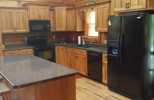 Andrews Cabin | Cozy 2 bedroom Log Cabin