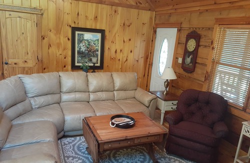Andrews Cabin | Cozy 2 bedroom Log Cabin