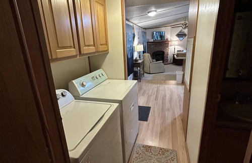 Woodfin House | Cozy 2-bedroom mobile home in beautiful Woodfin with WiFi, AC