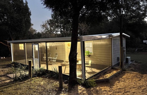 Stanton House | Cozy 2-bedroom mobile home with WiFi, AC in rural Weirsdale