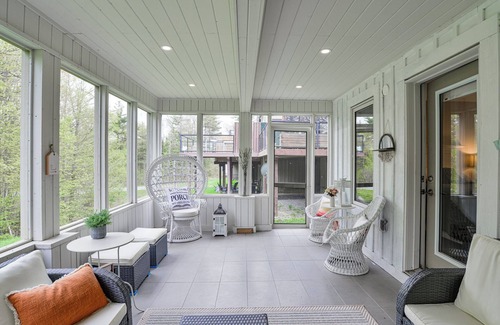 Gravenhurst House | Cozy 2-Bedroom Retreat with Private Entrance at Muskoka Bay Resort.