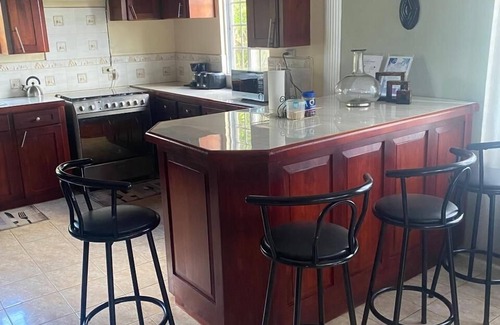 Duncans House | Cozy 2-Bedroom Retreat: Comfort & Convenience Awaits!