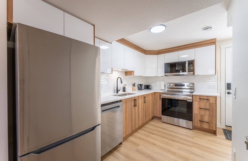 Southeast Calgary House | Cozy 2 bedroom suite