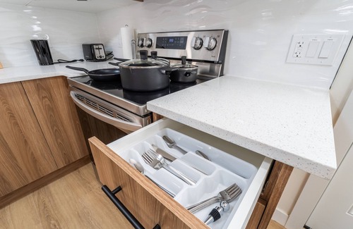 Southeast Calgary House | Cozy 2 bedroom suite