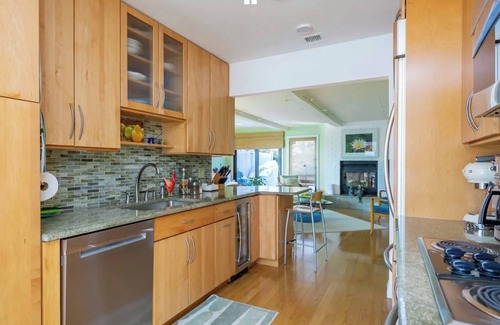 Southampton House | Cozy 2-bedroom townhome in Southampton 1 1/2 miles from village.nMany amenities.