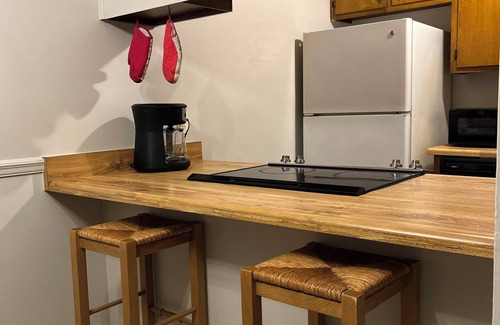 Tallahassee House | Cozy 2-bedroom townhome in wonderful Tallahassee with WiFi, AC/Heat