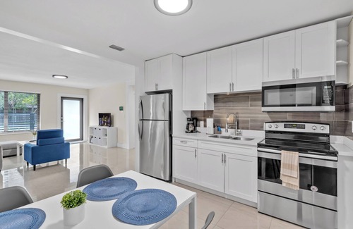 Wynwood Art District House | Cozy 2-bedroom townhome in fantastic Miami Wynwood/Design District with WiFi, AC