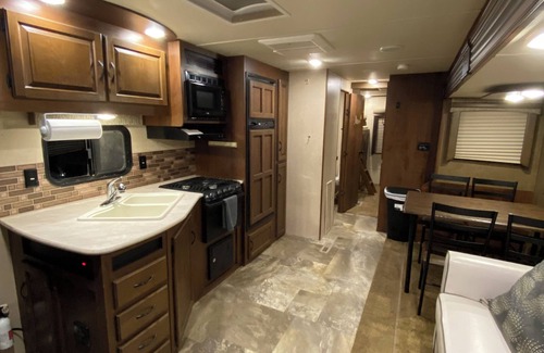 Quartzsite House | Cozy 2-bedroom Travel Trailer in charming Quartzsite, AZ