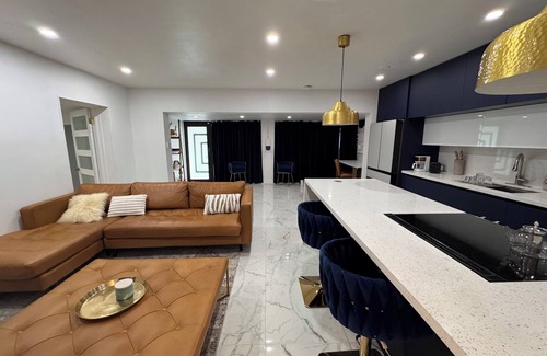 Edgewood Apartment | Cozy 2-bedroom apartment with WiFi, AC in charming Fort Lauderdale