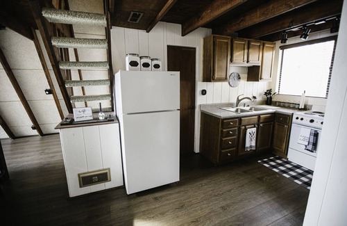 Innsbrook Ski Chalet | Cozy 2 bedroom waterfront chalet with private beach, hot tub at Innsbrook Resort