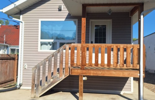 Brandon House | Cozy 2 Bedrooms in a stylish home in Central Brandon