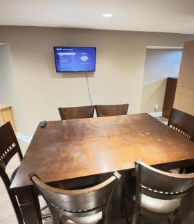 Windsor Apartment | Cozy 2 Beds Basement Suite